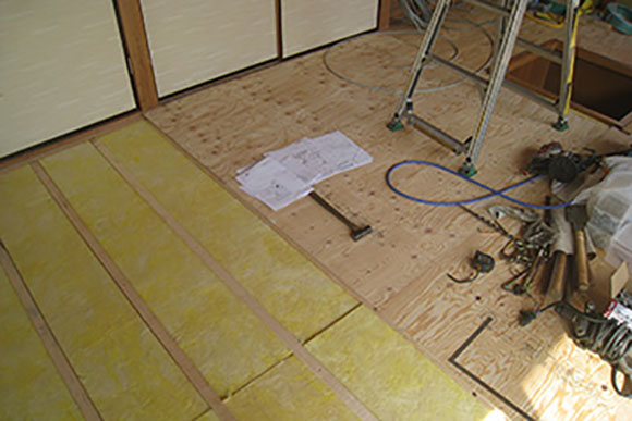 Trường hợp 3: Thêm vật liệu cách nhiệt dưới sàn nhà