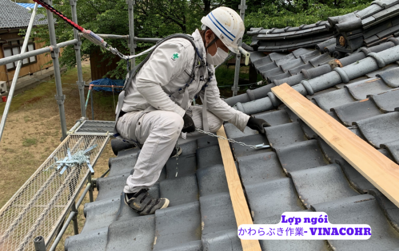 Công việc lợp mái ngói làm việc tại Nhật Bản