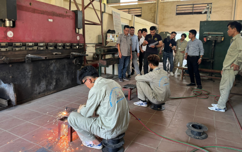 Chúc mừng các bạn trúng tuyển xklđ Romania đơn hàng cơ khí